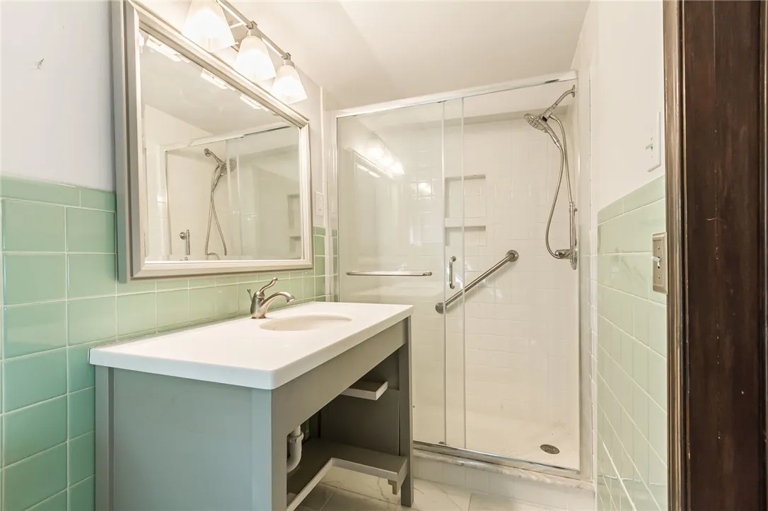 239 Avalon Drive, Brighton, New York 14618, Brighton, New York 14618, 3 Bedrooms Bedrooms, 8 Rooms Rooms,2 BathroomsBathrooms,Residential,Closed,239 Avalon Drive, Brighton, New York 14618,0,R1630452