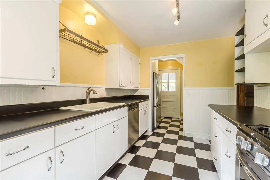 239 Avalon Drive, Brighton, New York 14618, Brighton, New York 14618, 3 Bedrooms Bedrooms, 8 Rooms Rooms,2 BathroomsBathrooms,Residential,Closed,239 Avalon Drive, Brighton, New York 14618,0,R1630452