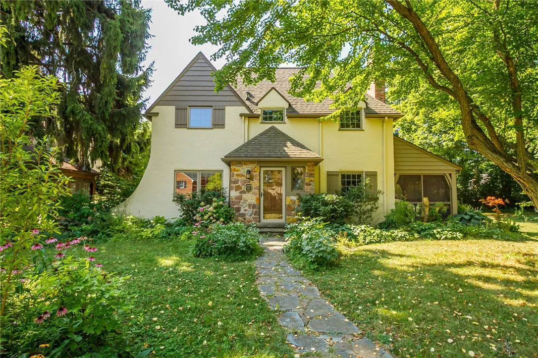 239 Avalon Drive, Brighton, New York 14618, Brighton, New York 14618, 3 Bedrooms Bedrooms, 8 Rooms Rooms,2 BathroomsBathrooms,Residential,Closed,239 Avalon Drive, Brighton, New York 14618,0,R1630452