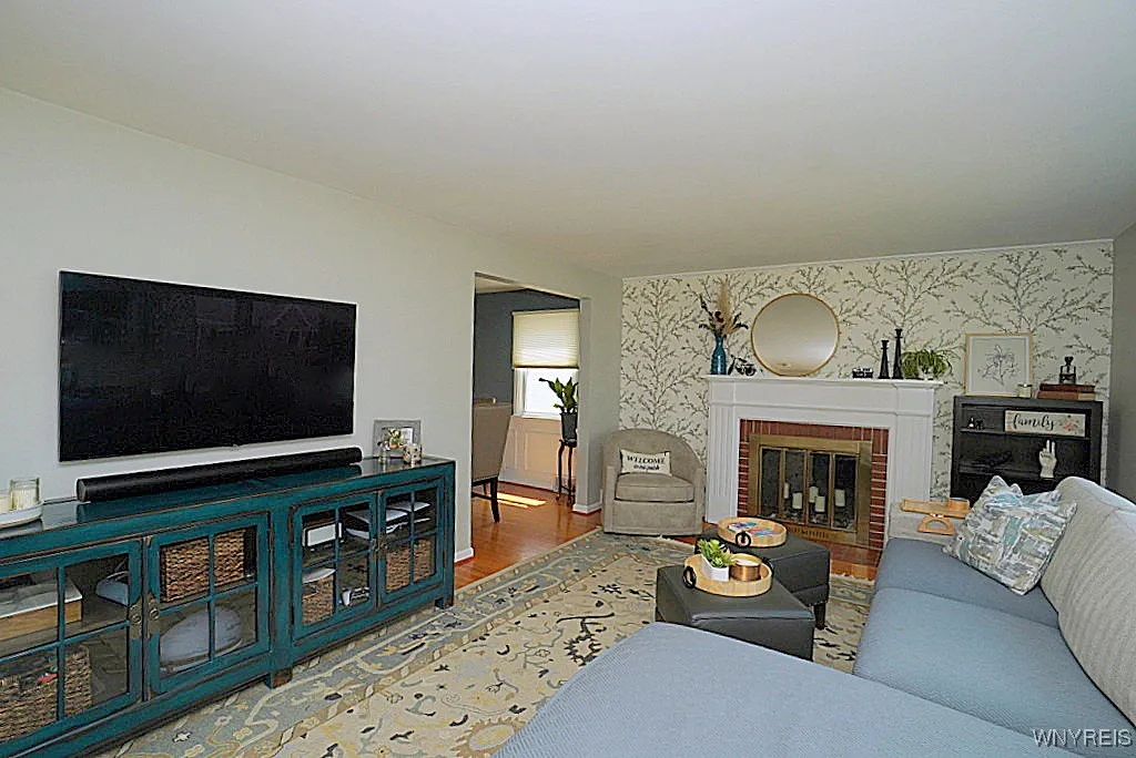 17 Patricia Drive, Tonawanda, New York 14150, Tonawanda, New York 14150, 4 Bedrooms Bedrooms, 8 Rooms Rooms,1 BathroomBathrooms,Residential,For Sale,17 Patricia Drive, Tonawanda, New York 14150,B1629877