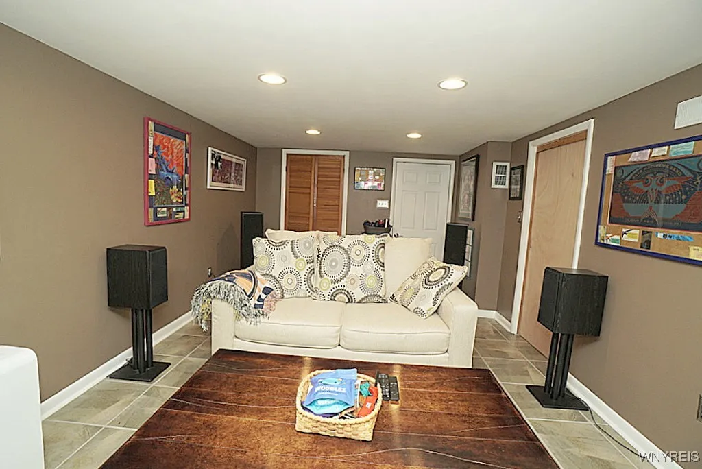 17 Patricia Drive, Tonawanda, New York 14150, Tonawanda, New York 14150, 4 Bedrooms Bedrooms, 8 Rooms Rooms,1 BathroomBathrooms,Residential,For Sale,17 Patricia Drive, Tonawanda, New York 14150,B1629877