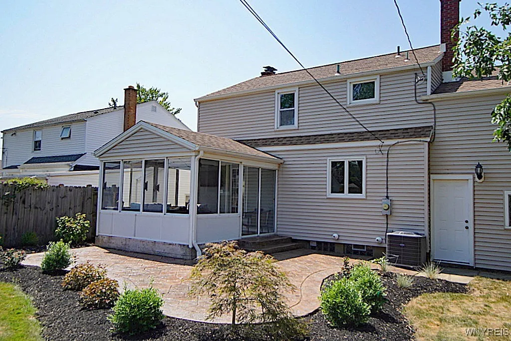 17 Patricia Drive, Tonawanda, New York 14150, Tonawanda, New York 14150, 4 Bedrooms Bedrooms, 8 Rooms Rooms,1 BathroomBathrooms,Residential,For Sale,17 Patricia Drive, Tonawanda, New York 14150,B1629877
