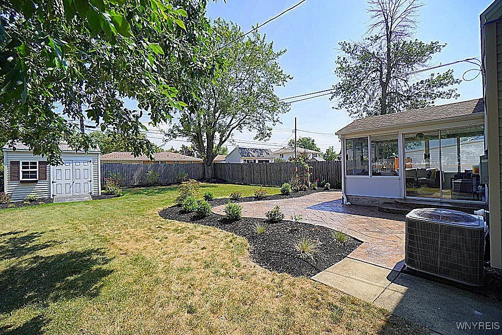 17 Patricia Drive, Tonawanda, New York 14150, Tonawanda, New York 14150, 4 Bedrooms Bedrooms, 8 Rooms Rooms,1 BathroomBathrooms,Residential,For Sale,17 Patricia Drive, Tonawanda, New York 14150,B1629877