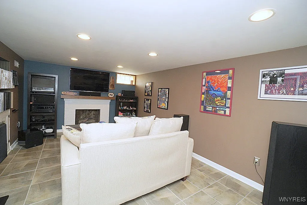 17 Patricia Drive, Tonawanda, New York 14150, Tonawanda, New York 14150, 4 Bedrooms Bedrooms, 8 Rooms Rooms,1 BathroomBathrooms,Residential,For Sale,17 Patricia Drive, Tonawanda, New York 14150,B1629877
