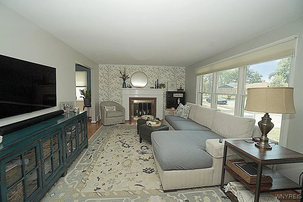 17 Patricia Drive, Tonawanda, New York 14150, Tonawanda, New York 14150, 4 Bedrooms Bedrooms, 8 Rooms Rooms,1 BathroomBathrooms,Residential,For Sale,17 Patricia Drive, Tonawanda, New York 14150,B1629877