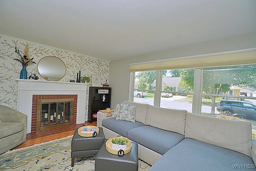17 Patricia Drive, Tonawanda, New York 14150, Tonawanda, New York 14150, 4 Bedrooms Bedrooms, 8 Rooms Rooms,1 BathroomBathrooms,Residential,For Sale,17 Patricia Drive, Tonawanda, New York 14150,B1629877