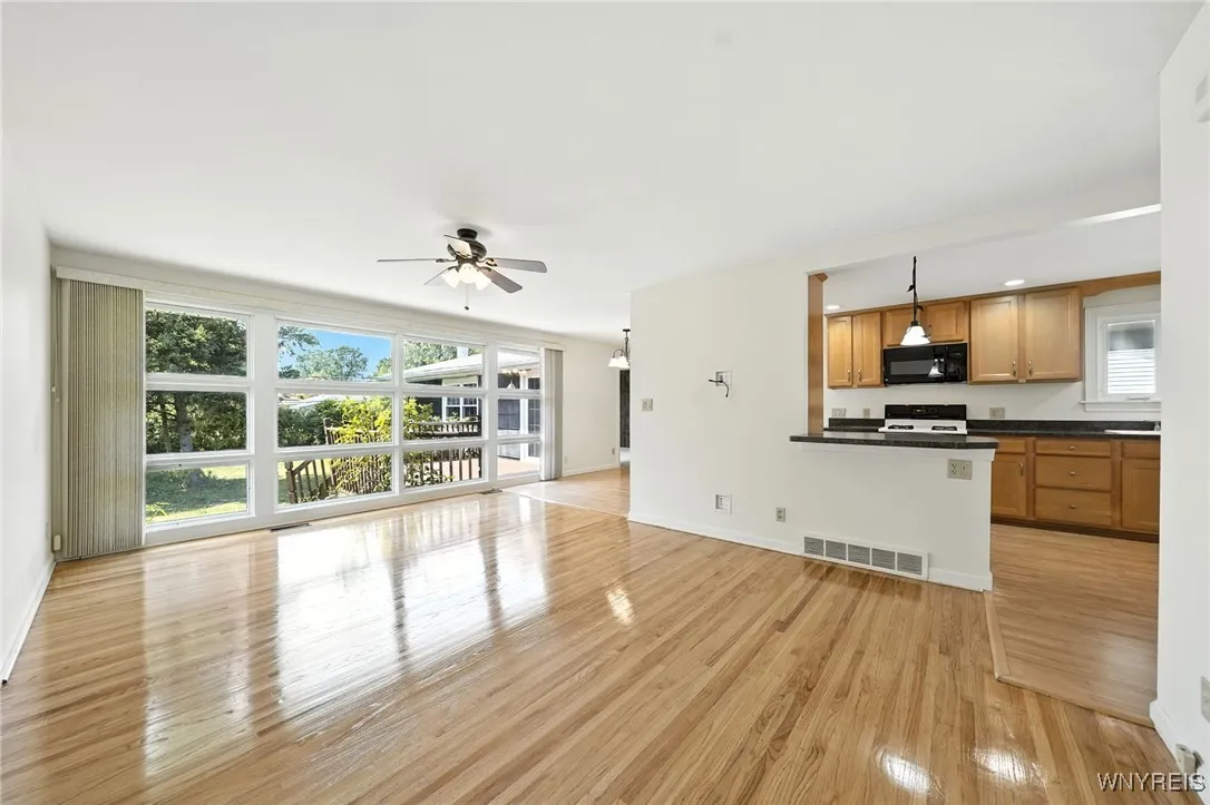542 Woodstock Avenue, Tonawanda, New York 14150, Tonawanda, New York 14150, 3 Bedrooms Bedrooms, 7 Rooms Rooms,2 BathroomsBathrooms,Residential,For Sale,542 Woodstock Avenue, Tonawanda, New York 14150,B1630290