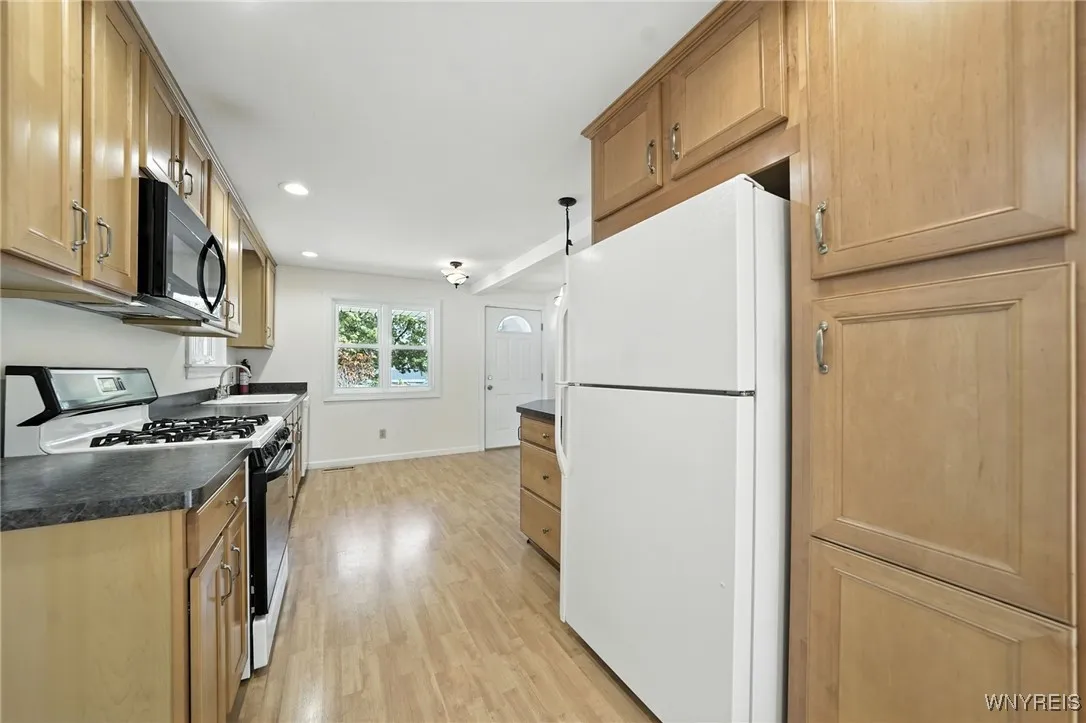 542 Woodstock Avenue, Tonawanda, New York 14150, Tonawanda, New York 14150, 3 Bedrooms Bedrooms, 7 Rooms Rooms,2 BathroomsBathrooms,Residential,For Sale,542 Woodstock Avenue, Tonawanda, New York 14150,B1630290