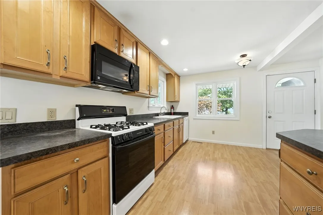 542 Woodstock Avenue, Tonawanda, New York 14150, Tonawanda, New York 14150, 3 Bedrooms Bedrooms, 7 Rooms Rooms,2 BathroomsBathrooms,Residential,For Sale,542 Woodstock Avenue, Tonawanda, New York 14150,B1630290