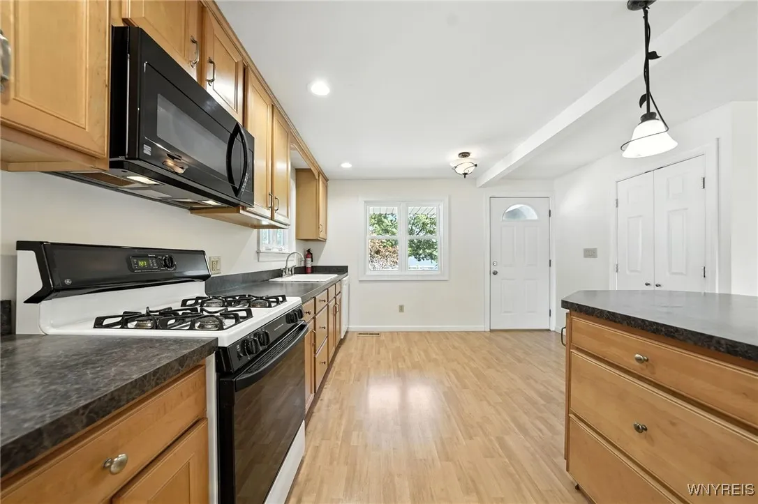 542 Woodstock Avenue, Tonawanda, New York 14150, Tonawanda, New York 14150, 3 Bedrooms Bedrooms, 7 Rooms Rooms,2 BathroomsBathrooms,Residential,For Sale,542 Woodstock Avenue, Tonawanda, New York 14150,B1630290