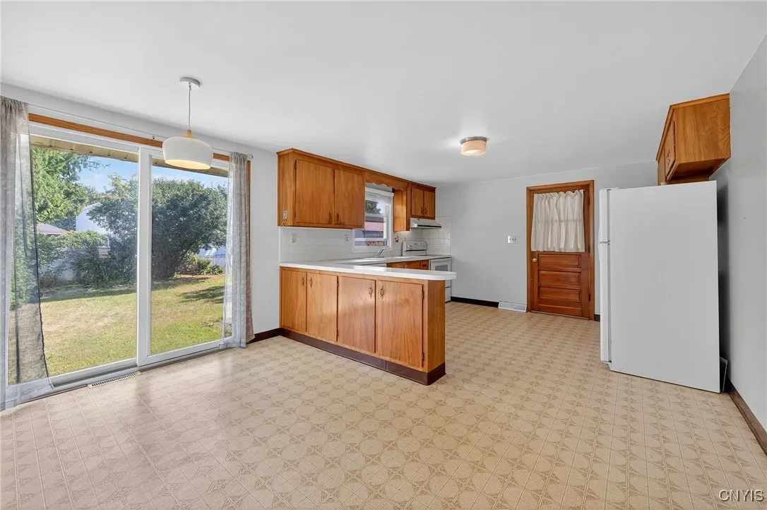 4873 Greystone Drive, Salina, New York 13088, Salina, New York 13088, 2 Bedrooms Bedrooms, 5 Rooms Rooms,1 BathroomBathrooms,Residential,Closed,4873 Greystone Drive, Salina, New York 13088,0,S1629911