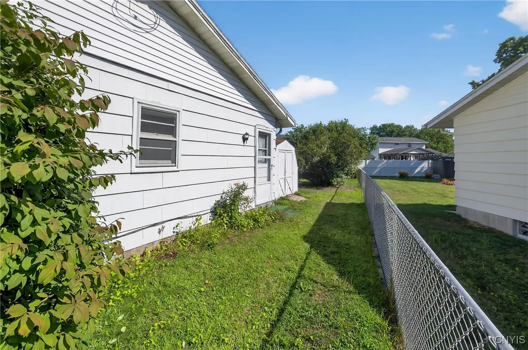 4873 Greystone Drive, Salina, New York 13088, Salina, New York 13088, 2 Bedrooms Bedrooms, 5 Rooms Rooms,1 BathroomBathrooms,Residential,Closed,4873 Greystone Drive, Salina, New York 13088,0,S1629911