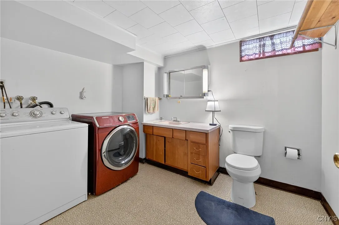 4873 Greystone Drive, Salina, New York 13088, Salina, New York 13088, 2 Bedrooms Bedrooms, 5 Rooms Rooms,1 BathroomBathrooms,Residential,Closed,4873 Greystone Drive, Salina, New York 13088,0,S1629911