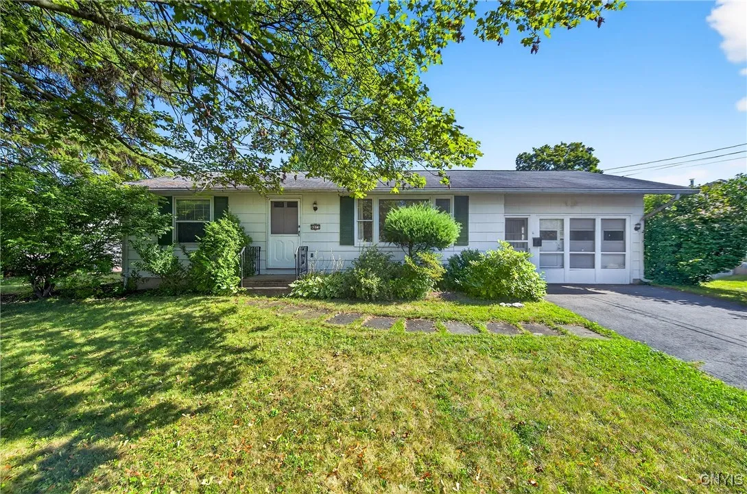 4873 Greystone Drive, Salina, New York 13088, Salina, New York 13088, 2 Bedrooms Bedrooms, 5 Rooms Rooms,1 BathroomBathrooms,Residential,Closed,4873 Greystone Drive, Salina, New York 13088,0,S1629911