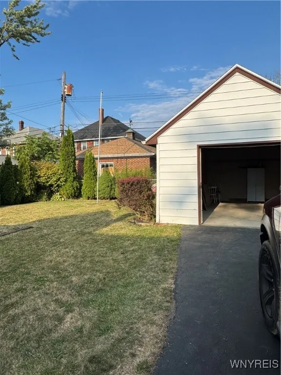 66 Kent Avenue, Hamburg, New York 14219, Hamburg, New York 14219, 4 Bedrooms Bedrooms, 6 Rooms Rooms,2 BathroomsBathrooms,Residential,For Sale,66 Kent Avenue, Hamburg, New York 14219,B1630025