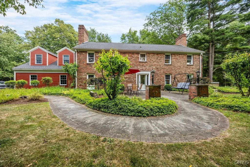 7506 Strawberry Lane, Manlius, New York 13104, Manlius, New York 13104, 5 Bedrooms Bedrooms, 10 Rooms Rooms,4 BathroomsBathrooms,Residential,Closed,7506 Strawberry Lane, Manlius, New York 13104,0,S1630377