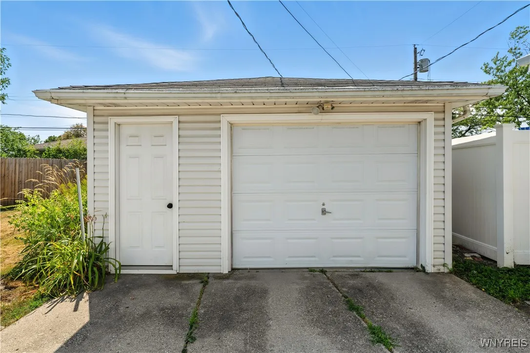 80 Alberta Drive, Amherst, New York 14226, Amherst, New York 14226, 3 Bedrooms Bedrooms, 7 Rooms Rooms,1 BathroomBathrooms,Residential,For Sale,80 Alberta Drive, Amherst, New York 14226,B1630351