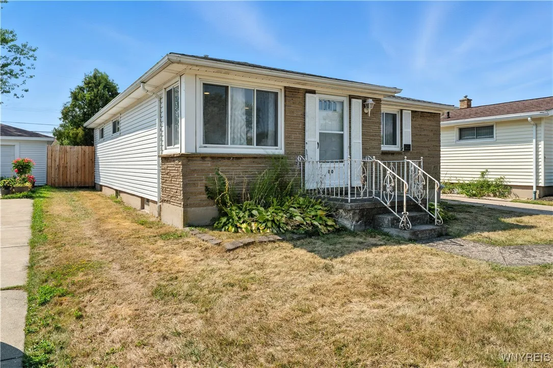 80 Alberta Drive, Amherst, New York 14226, Amherst, New York 14226, 3 Bedrooms Bedrooms, 7 Rooms Rooms,1 BathroomBathrooms,Residential,For Sale,80 Alberta Drive, Amherst, New York 14226,B1630351