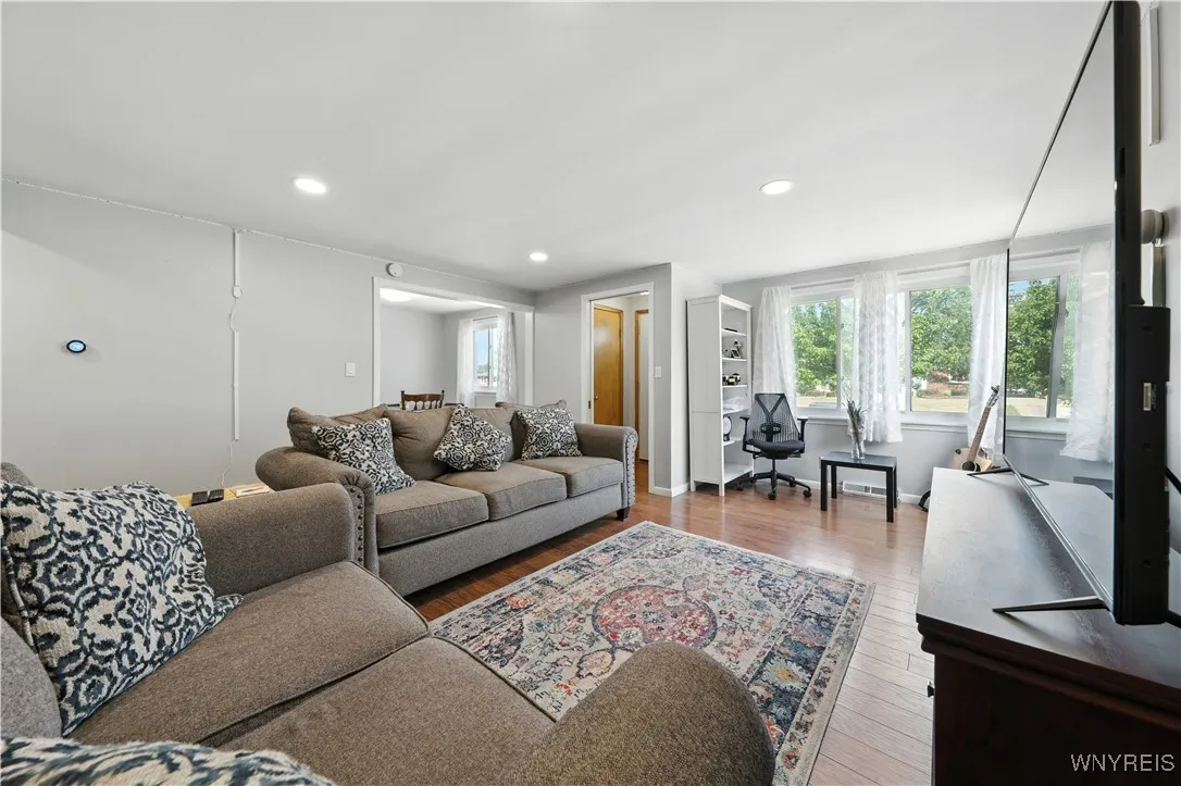 80 Alberta Drive, Amherst, New York 14226, Amherst, New York 14226, 3 Bedrooms Bedrooms, 7 Rooms Rooms,1 BathroomBathrooms,Residential,For Sale,80 Alberta Drive, Amherst, New York 14226,B1630351
