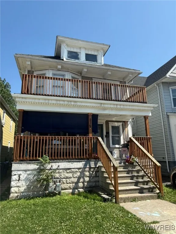 219 Stevenson Street, Buffalo, New York 14210, Buffalo, New York 14210, 6 Bedrooms Bedrooms, ,2 BathroomsBathrooms,Residential,Closed,219 Stevenson Street, Buffalo, New York 14210,0,B1627438