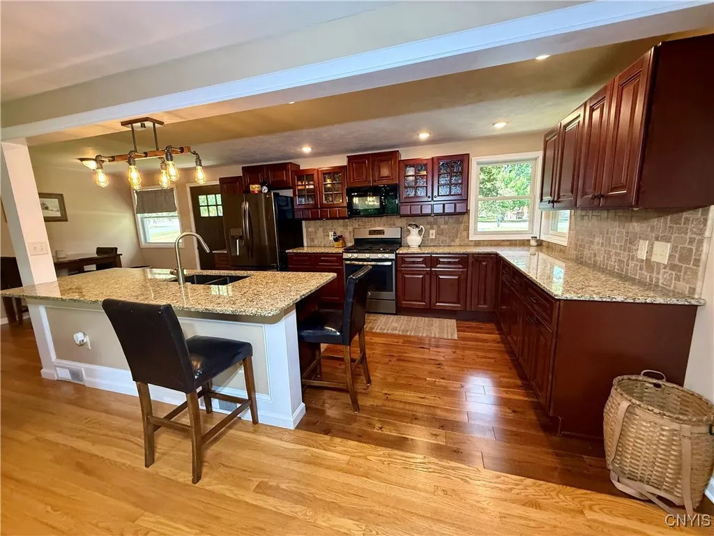 316 West Seneca Street, Manlius, New York 13104, Manlius, New York 13104, 3 Bedrooms Bedrooms, 8 Rooms Rooms,1 BathroomBathrooms,Residential,For Sale,316 West Seneca Street, Manlius, New York 13104,S1628813