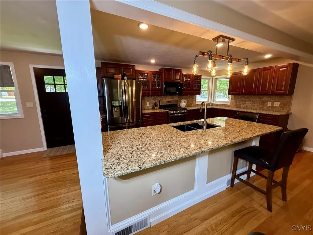 316 West Seneca Street, Manlius, New York 13104, Manlius, New York 13104, 3 Bedrooms Bedrooms, 8 Rooms Rooms,1 BathroomBathrooms,Residential,For Sale,316 West Seneca Street, Manlius, New York 13104,S1628813