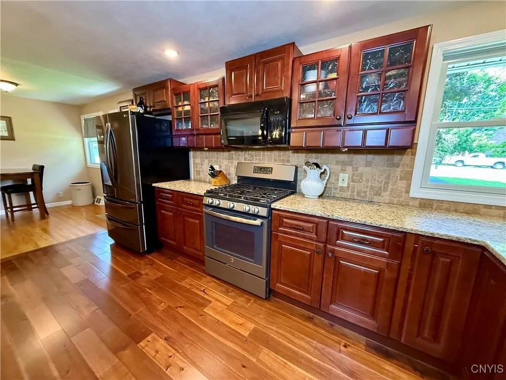 316 West Seneca Street, Manlius, New York 13104, Manlius, New York 13104, 3 Bedrooms Bedrooms, 8 Rooms Rooms,1 BathroomBathrooms,Residential,For Sale,316 West Seneca Street, Manlius, New York 13104,S1628813