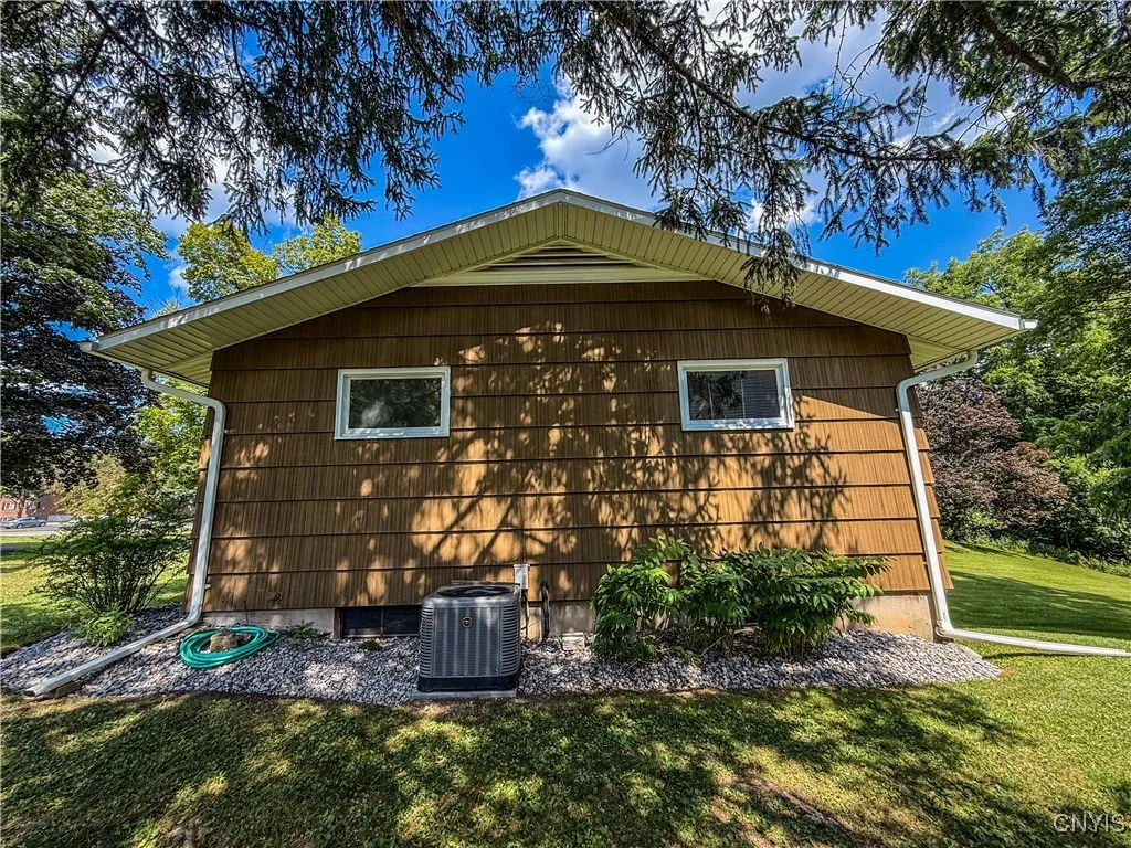 316 West Seneca Street, Manlius, New York 13104, Manlius, New York 13104, 3 Bedrooms Bedrooms, 8 Rooms Rooms,1 BathroomBathrooms,Residential,For Sale,316 West Seneca Street, Manlius, New York 13104,S1628813