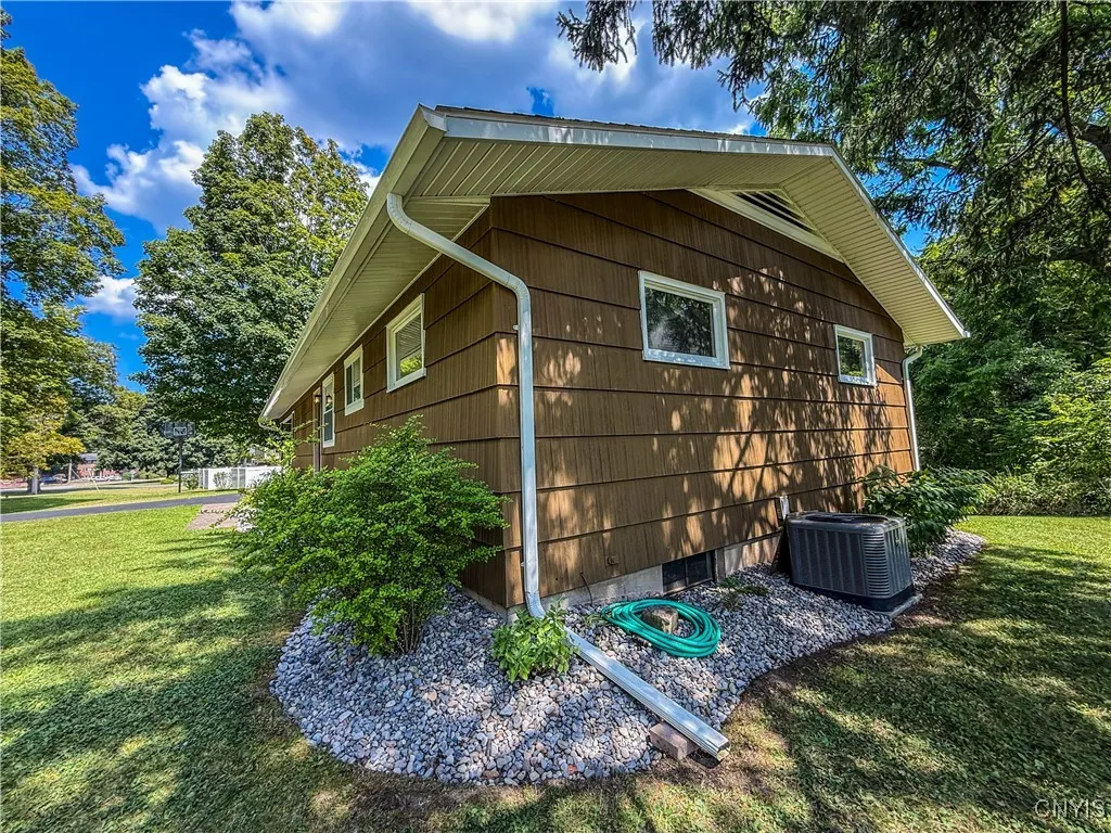 316 West Seneca Street, Manlius, New York 13104, Manlius, New York 13104, 3 Bedrooms Bedrooms, 8 Rooms Rooms,1 BathroomBathrooms,Residential,For Sale,316 West Seneca Street, Manlius, New York 13104,S1628813