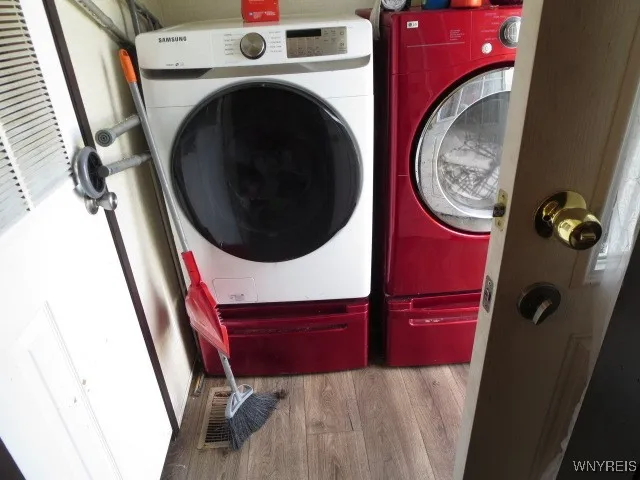 Laundry room off the kitchen...washer & dryer EXCLUDED...