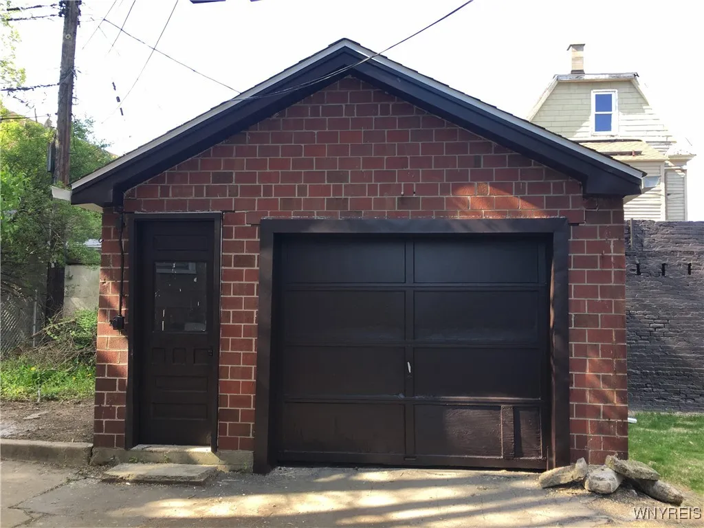 84 Arnold Street, Buffalo, New York 14213, Buffalo, New York 14213, 6 Bedrooms Bedrooms, ,2 BathroomsBathrooms,Residential,For Sale,84 Arnold Street, Buffalo, New York 14213,B1625654