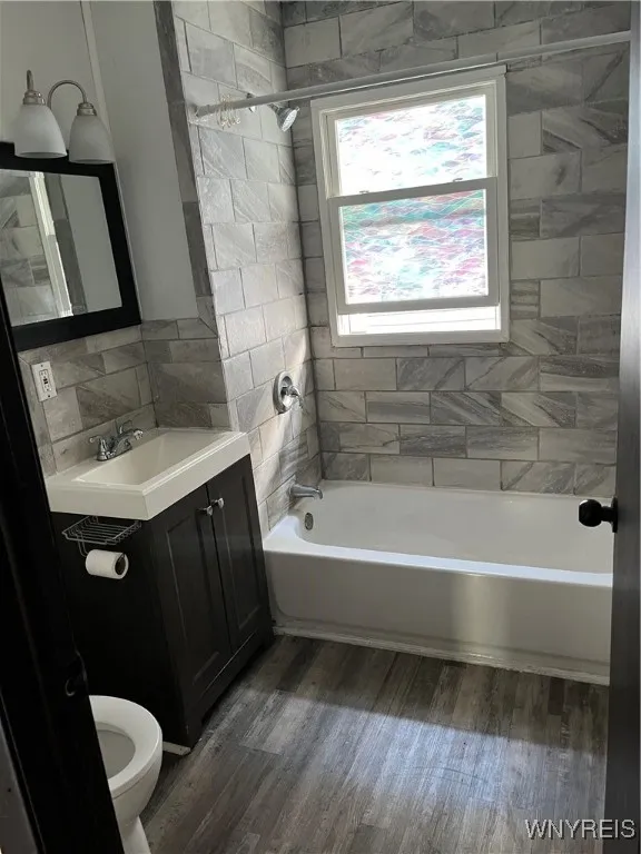84 Arnold Street, Buffalo, New York 14213, Buffalo, New York 14213, 6 Bedrooms Bedrooms, ,2 BathroomsBathrooms,Residential,For Sale,84 Arnold Street, Buffalo, New York 14213,B1625654