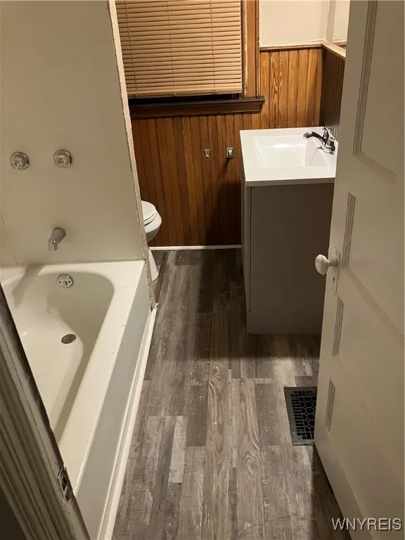88 Arnold Street, Buffalo, New York 14213, Buffalo, New York 14213, 7 Bedrooms Bedrooms, ,4 BathroomsBathrooms,Residential,For Sale,88 Arnold Street, Buffalo, New York 14213,B1625652