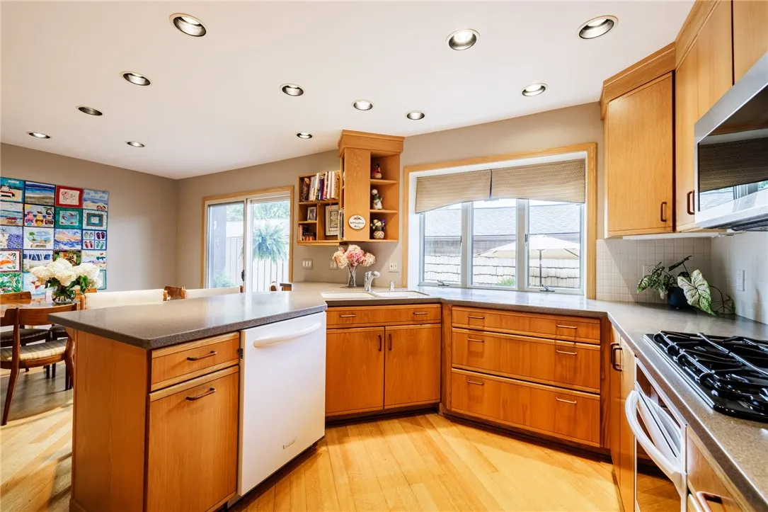 94 Camberley Place, Penfield, New York 14526, Penfield, New York 14526, 2 Bedrooms Bedrooms, 6 Rooms Rooms,2 BathroomsBathrooms,Residential,Closed,94 Camberley Place, Penfield, New York 14526,0,R1630565