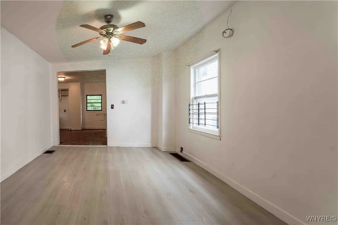 513 High Street, Buffalo, New York 14211, Buffalo, New York 14211, 3 Bedrooms Bedrooms, 8 Rooms Rooms,1 BathroomBathrooms,Residential,For Sale,513 High Street, Buffalo, New York 14211,B1629926