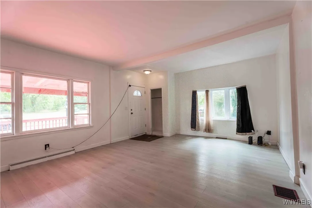 513 High Street, Buffalo, New York 14211, Buffalo, New York 14211, 3 Bedrooms Bedrooms, 8 Rooms Rooms,1 BathroomBathrooms,Residential,For Sale,513 High Street, Buffalo, New York 14211,B1629926