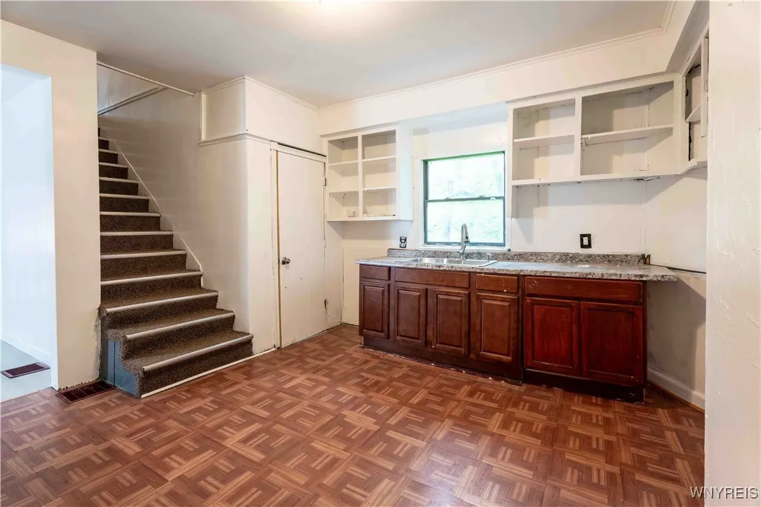 513 High Street, Buffalo, New York 14211, Buffalo, New York 14211, 3 Bedrooms Bedrooms, 8 Rooms Rooms,1 BathroomBathrooms,Residential,For Sale,513 High Street, Buffalo, New York 14211,B1629926