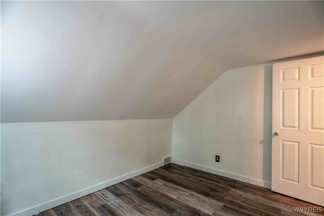 513 High Street, Buffalo, New York 14211, Buffalo, New York 14211, 3 Bedrooms Bedrooms, 8 Rooms Rooms,1 BathroomBathrooms,Residential,For Sale,513 High Street, Buffalo, New York 14211,B1629926