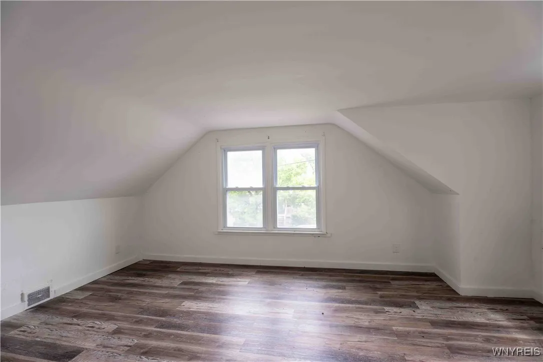 513 High Street, Buffalo, New York 14211, Buffalo, New York 14211, 3 Bedrooms Bedrooms, 8 Rooms Rooms,1 BathroomBathrooms,Residential,For Sale,513 High Street, Buffalo, New York 14211,B1629926