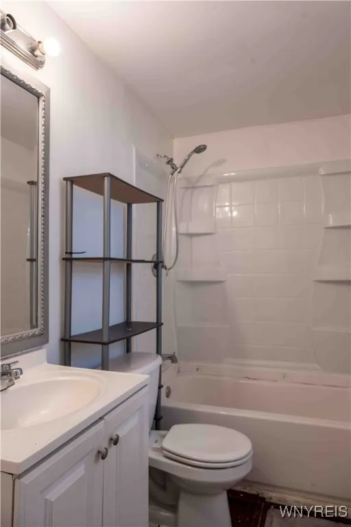 513 High Street, Buffalo, New York 14211, Buffalo, New York 14211, 3 Bedrooms Bedrooms, 8 Rooms Rooms,1 BathroomBathrooms,Residential,For Sale,513 High Street, Buffalo, New York 14211,B1629926