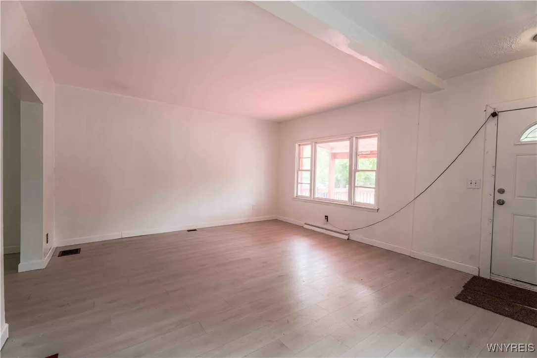 513 High Street, Buffalo, New York 14211, Buffalo, New York 14211, 3 Bedrooms Bedrooms, 8 Rooms Rooms,1 BathroomBathrooms,Residential,For Sale,513 High Street, Buffalo, New York 14211,B1629926