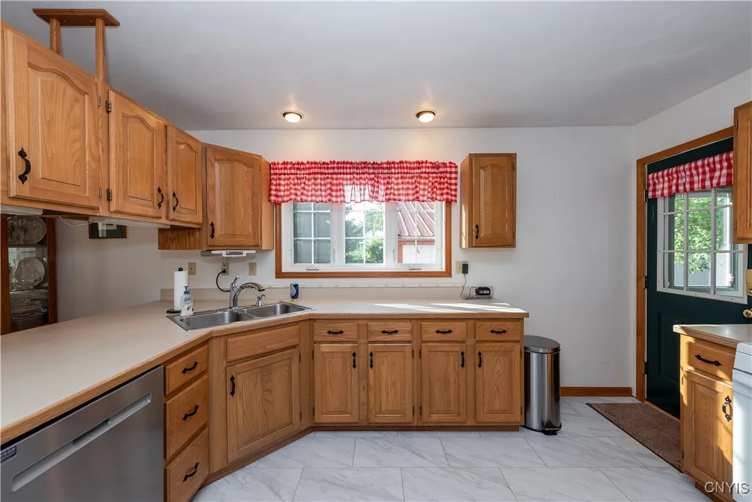 30 Jefferson Street, Schroeppel, New York 13135, Schroeppel, New York 13135, 4 Bedrooms Bedrooms, 11 Rooms Rooms,3 BathroomsBathrooms,Residential,Closed,30 Jefferson Street, Schroeppel, New York 13135,0,S1630321