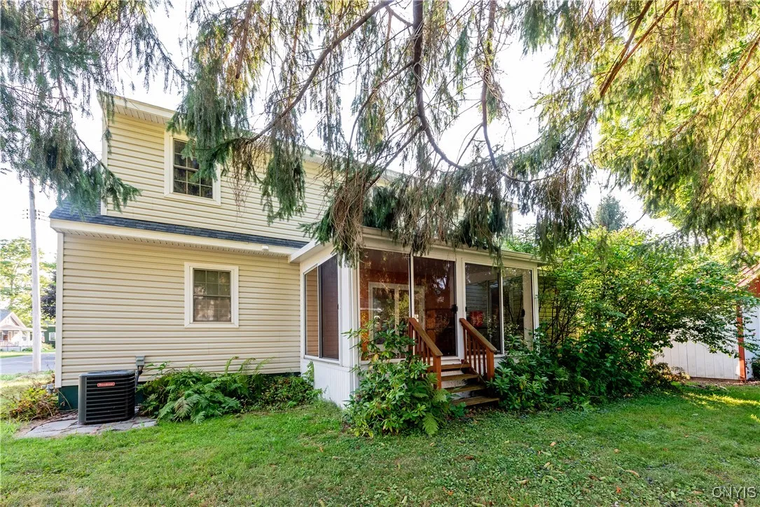 30 Jefferson Street, Schroeppel, New York 13135, Schroeppel, New York 13135, 4 Bedrooms Bedrooms, 11 Rooms Rooms,3 BathroomsBathrooms,Residential,Closed,30 Jefferson Street, Schroeppel, New York 13135,0,S1630321