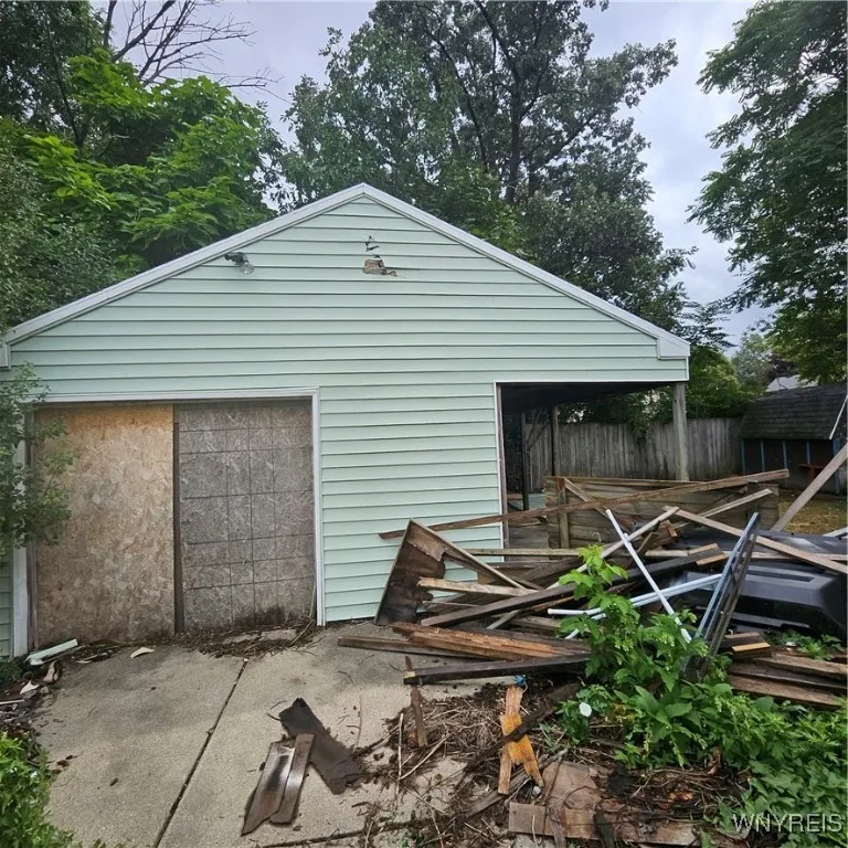 77 Clay Street, Buffalo, New York 14207, Buffalo, New York 14207, 6 Bedrooms Bedrooms, ,2 BathroomsBathrooms,Residential,For Sale,77 Clay Street, Buffalo, New York 14207,0,B1630418