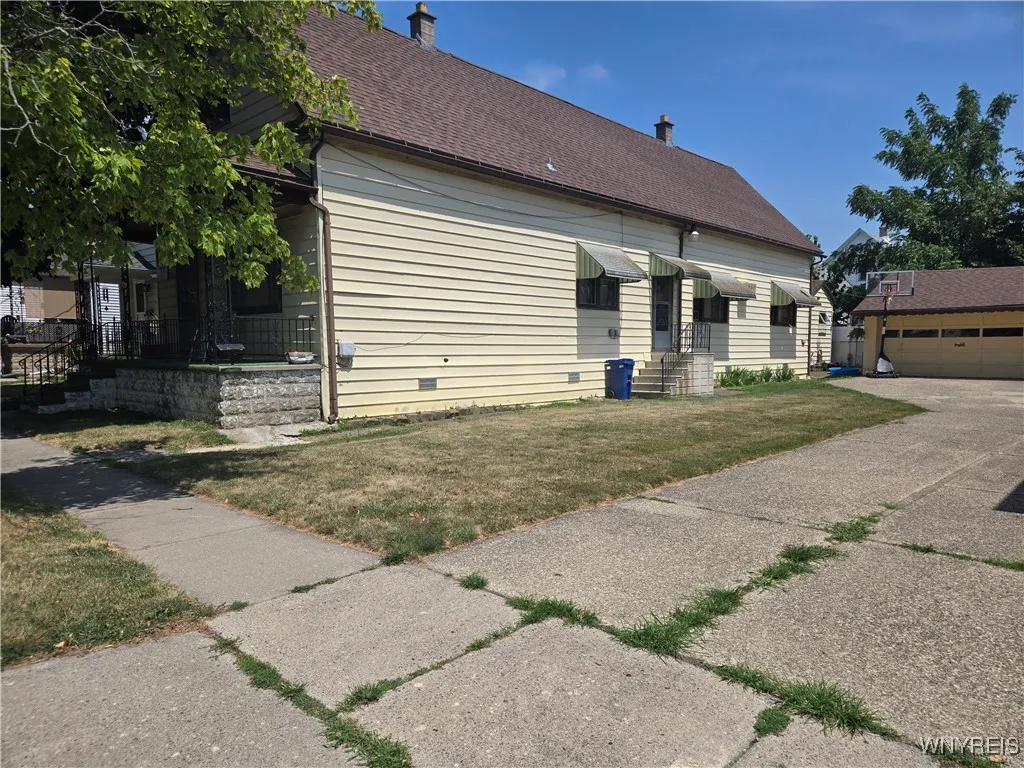 129 Gorski Street, Buffalo, New York 14206, Buffalo, New York 14206, 3 Bedrooms Bedrooms, ,2 BathroomsBathrooms,Residential,For Sale,129 Gorski Street, Buffalo, New York 14206,B1626109