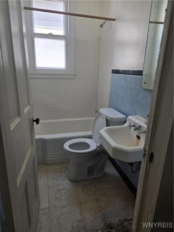 129 Gorski Street, Buffalo, New York 14206, Buffalo, New York 14206, 3 Bedrooms Bedrooms, ,2 BathroomsBathrooms,Residential,For Sale,129 Gorski Street, Buffalo, New York 14206,B1626109