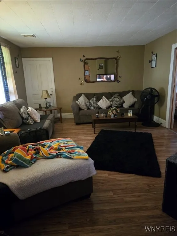 129 Gorski Street, Buffalo, New York 14206, Buffalo, New York 14206, 3 Bedrooms Bedrooms, ,2 BathroomsBathrooms,Residential,For Sale,129 Gorski Street, Buffalo, New York 14206,B1626109