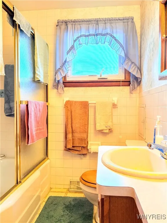 75 Nandale Drive, Cheektowaga, New York 14227, Cheektowaga, New York 14227, 3 Bedrooms Bedrooms, 5 Rooms Rooms,1 BathroomBathrooms,Residential,Closed,75 Nandale Drive, Cheektowaga, New York 14227,0,B1629722