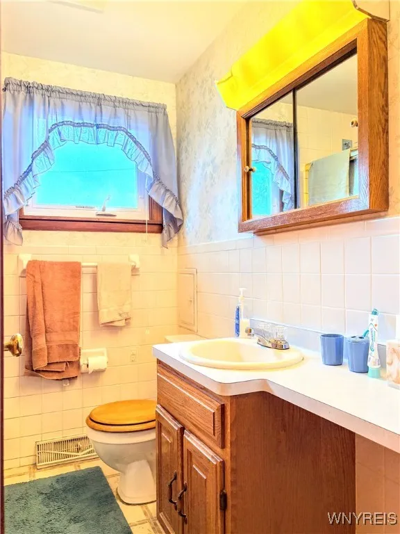 75 Nandale Drive, Cheektowaga, New York 14227, Cheektowaga, New York 14227, 3 Bedrooms Bedrooms, 5 Rooms Rooms,1 BathroomBathrooms,Residential,Closed,75 Nandale Drive, Cheektowaga, New York 14227,0,B1629722