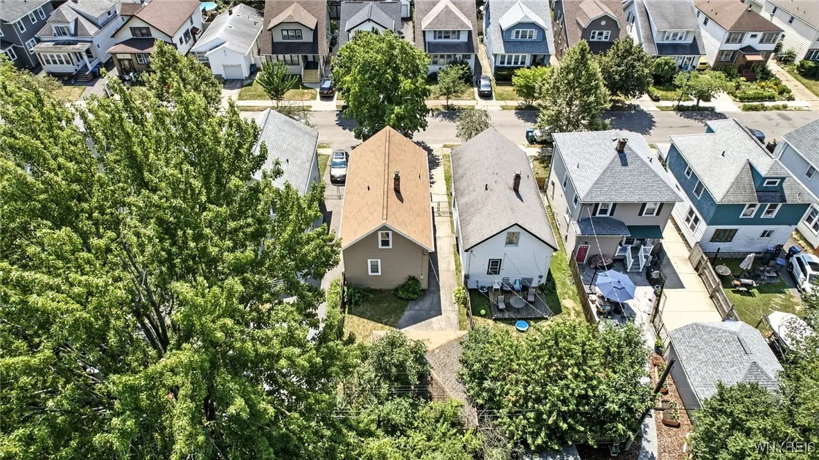 33 Nicholson Street, Buffalo, New York 14214, Buffalo, New York 14214, 4 Bedrooms Bedrooms, 7 Rooms Rooms,1 BathroomBathrooms,Residential,Closed,33 Nicholson Street, Buffalo, New York 14214,0,B1630366